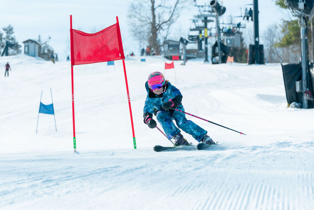 Giant-Slalom-Standard-Race-Snow-Trails